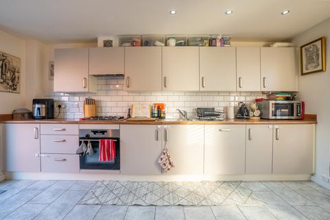 undefined, Castleford WF10