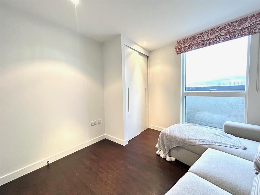 2nd bedroom 2.jpg