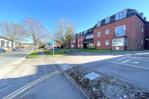 2 bedroom flat for sale, Hewlett Road, Cheltenham