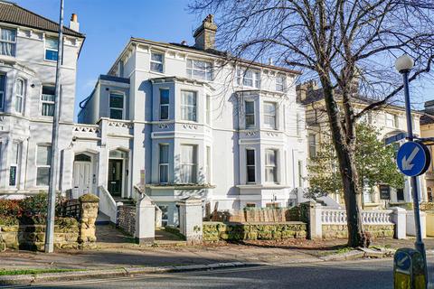 2 bedroom flat for sale, London Road, St. Leonards-On-Sea