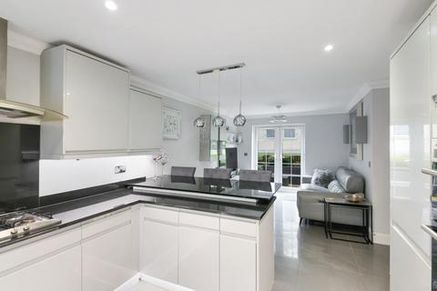 4 bedroom detached house for sale, Acorn Close, Banstead