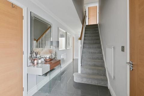 4 bedroom detached house for sale, Acorn Close, Banstead