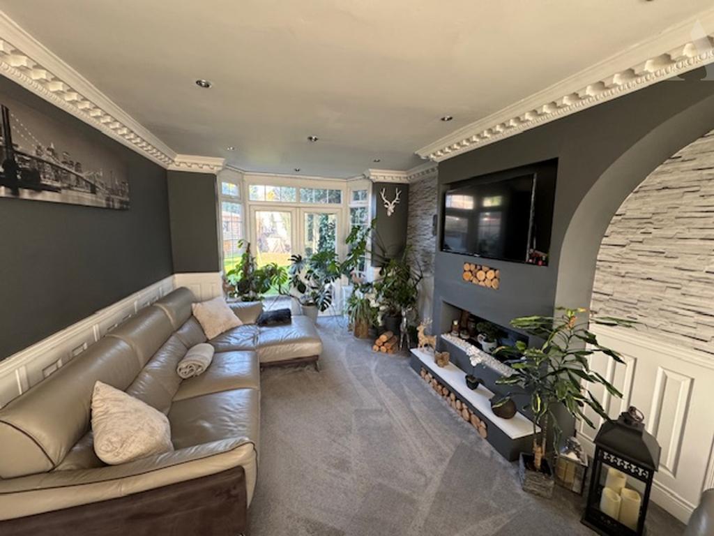 62 Elmfield Road Lounge x 3.jpeg