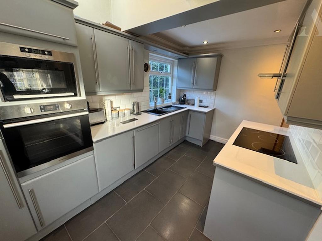 62 Elmfield Road Kitchen 2.jpeg