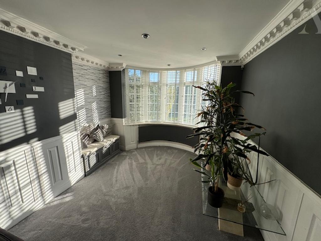 62 Elmfield Road Lounge.jpeg