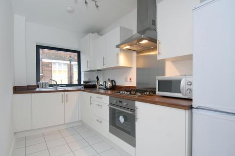 2 bedroom flat to rent, Edith Cavell House, London E14