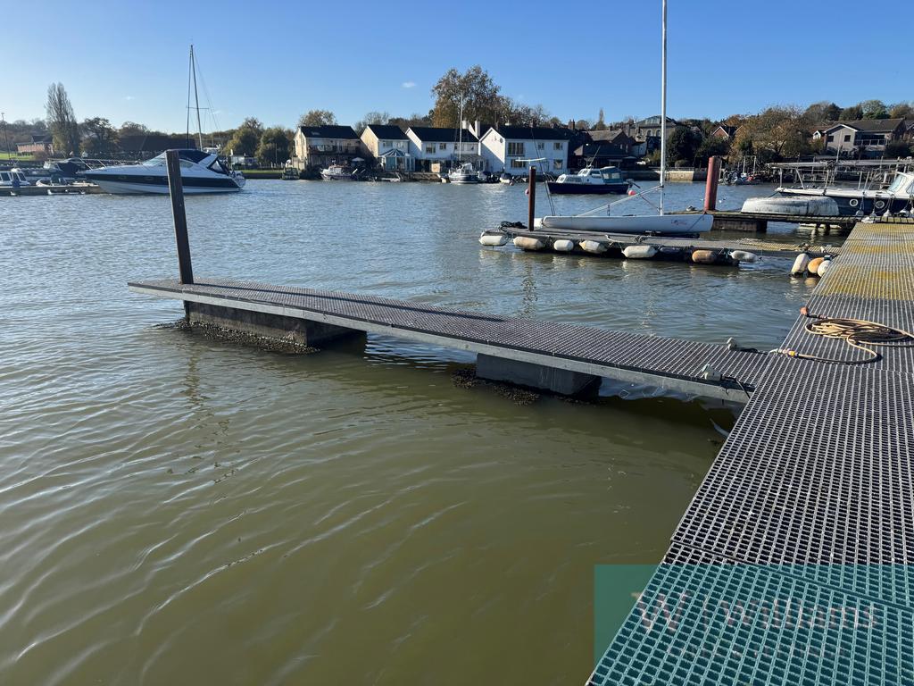 Pontoon