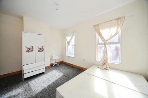 undefined, Saxon Road, Luton, Bedfordshire