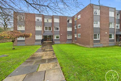 2 bedroom flat for sale, Woodville Court, Leeds