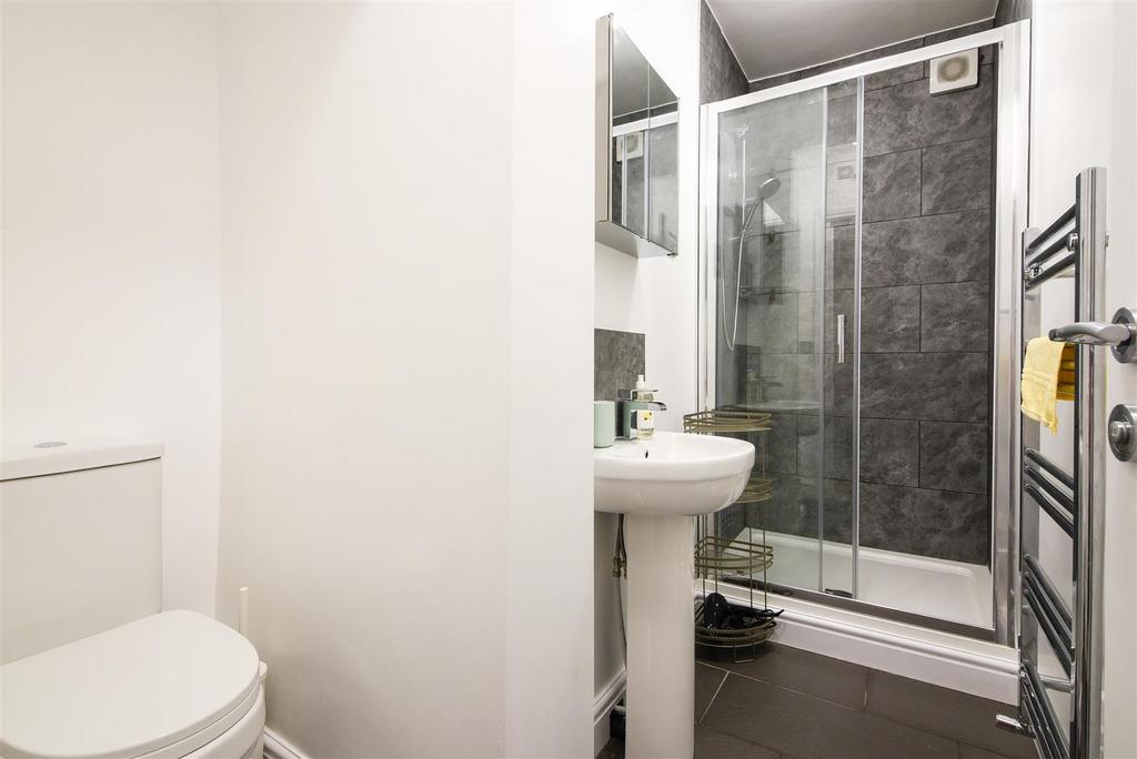35 Lilac Grove down stairs wc.jpg