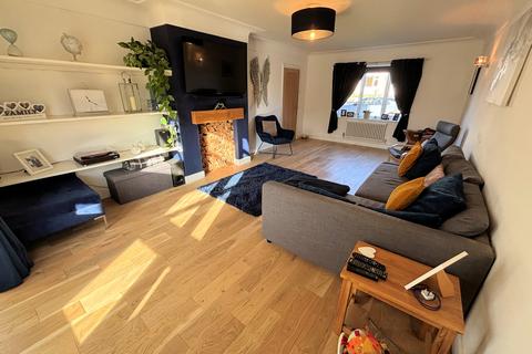 undefined, Bryncrug LL36