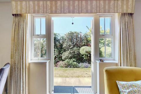 2 bedroom retirement property for sale, Draper Close, Isleworth, ., TW7 4SX