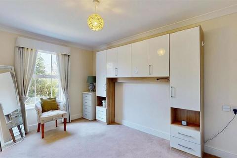 2 bedroom retirement property for sale, Draper Close, Isleworth, ., TW7 4SX