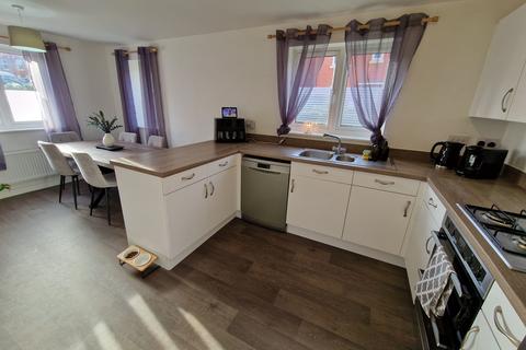 3 bedroom detached house to rent, Honeysuckle Court, Somerset TA5