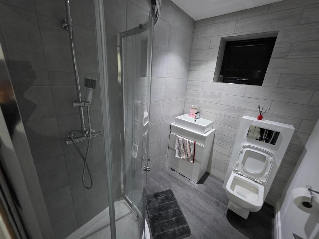 Shower Room .jpeg