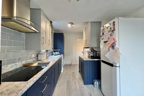 3 bedroom semi-detached house for sale, Galway Avenue, North Shore FY2