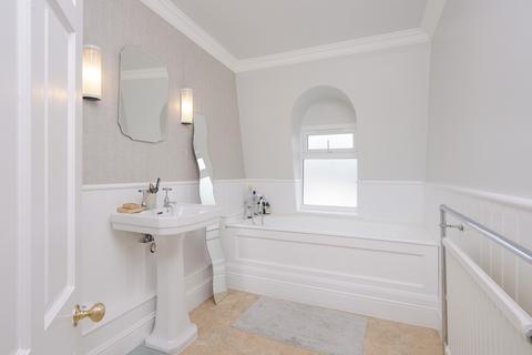 3 bedroom maisonette for sale, Wycliffe Road, Wimbledon SW19
