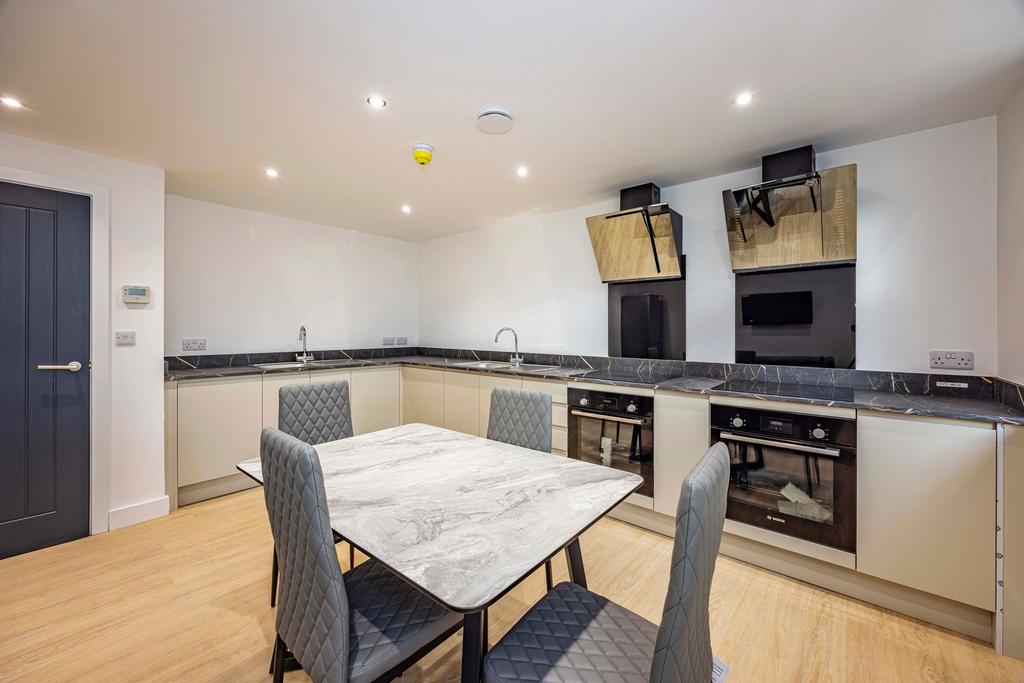 Kitchen/Lounge