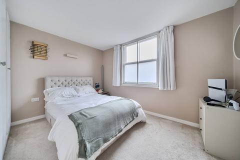 undefined, London Road, Brentford, TW8