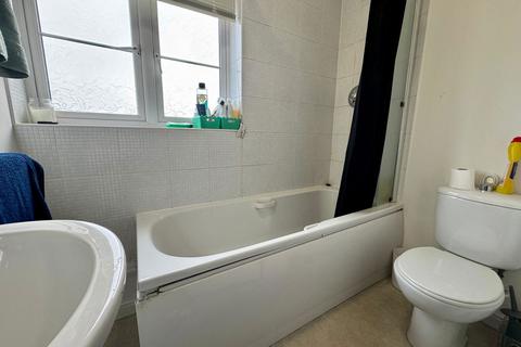 2 bedroom flat to rent, Redhouse Way, Swindon, Wiltshire, SN25 2GH