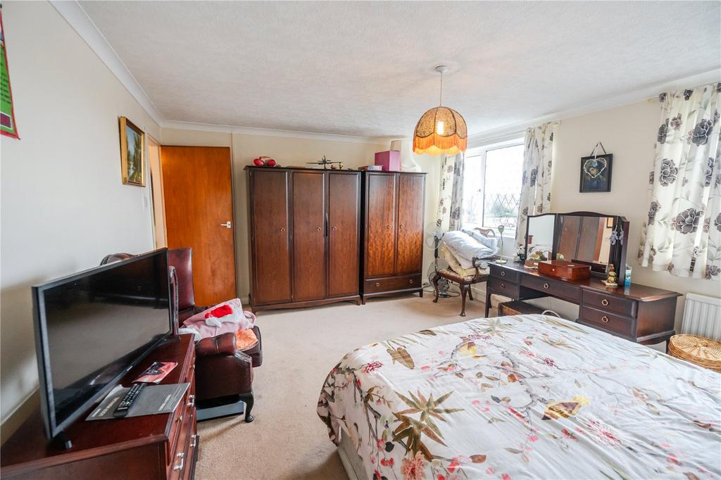Bedroom 1 (2)