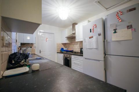 5 bedroom terraced house to rent, Hubert Road, Birmingham B29