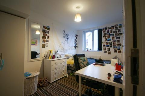 5 bedroom terraced house to rent, Hubert Road, Birmingham B29
