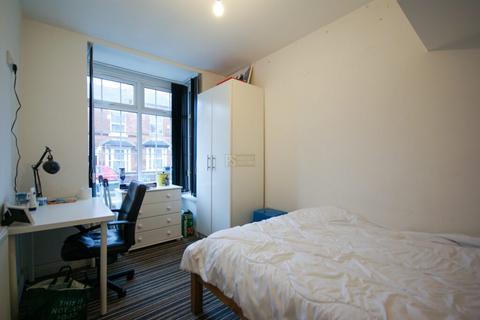 5 bedroom terraced house to rent, Hubert Road, Birmingham B29