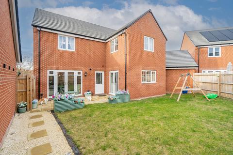4 bedroom detached house for sale, Deerhound Crescent, Houghton Regis, Dunstable, LU5