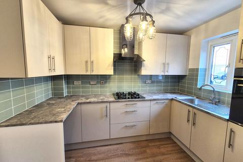 3 bedroom semi-detached house to rent, Croft Avenue, Tamworth B79
