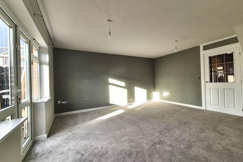 3 bedroom semi-detached house to rent, Croft Avenue, Tamworth B79