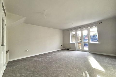 3 bedroom semi-detached house to rent, Croft Avenue, Tamworth B79