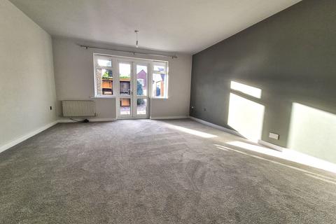 3 bedroom semi-detached house to rent, Croft Avenue, Tamworth B79