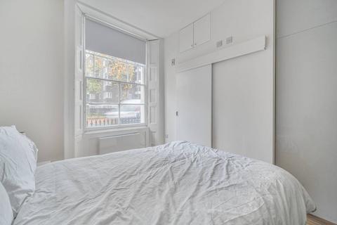 Studio to rent, Regents Square, Bloomsbury, London, WC1H