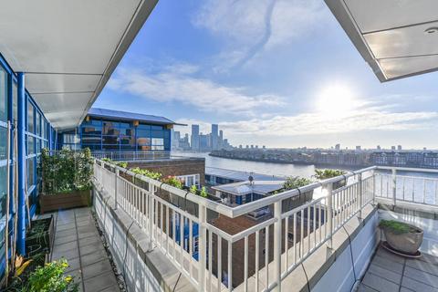 2 bedroom flat to rent, Jardine Road, Limehouse, London, E1W