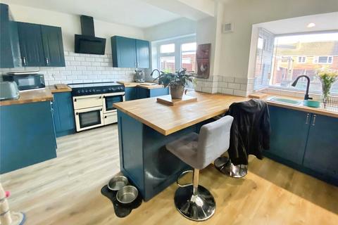4 bedroom semi-detached house to rent, Rutland Avenue, Warwickshire CV10