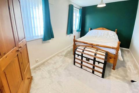 4 bedroom semi-detached house to rent, Rutland Avenue, Warwickshire CV10