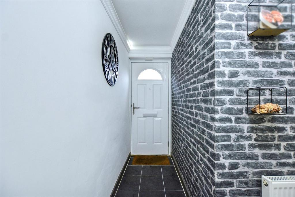 Hallway 1.jpeg