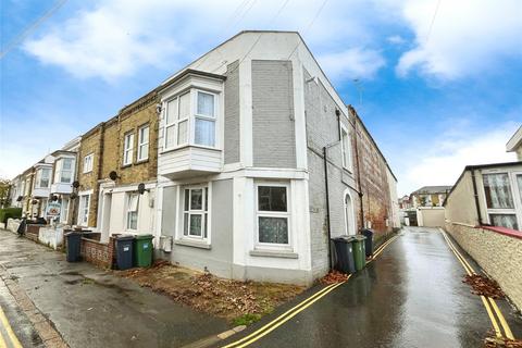 2 bedroom flat to rent, Fitzroy Street, Sandown, Isle of Wight, PO36
