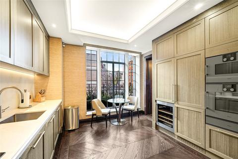 undefined, Chesterfield Hill, Mayfair, London