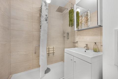 2 bedroom flat for sale, New Compton Street, London
