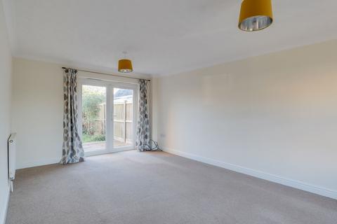 4 bedroom semi-detached house to rent, West End Close, Witchford, CB6