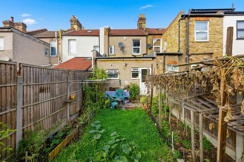 3 bedroom terraced house for sale, London E6