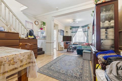 3 bedroom terraced house for sale, London E6