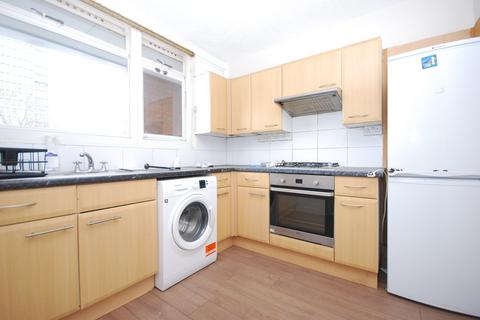 3 bedroom property to rent, Watford Close, London SW11
