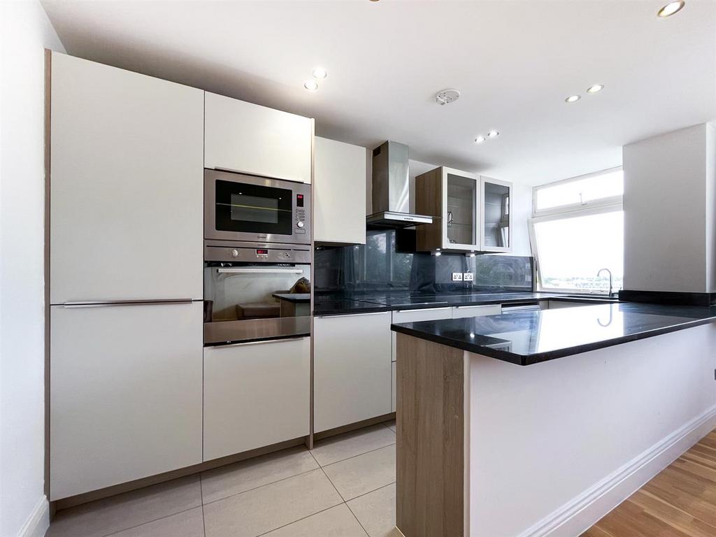 Kitchen (1 of 1).jpg