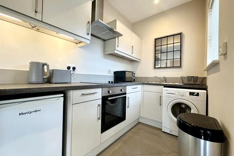 1 bedroom house to rent, Westend Parade, Gloucester GL1