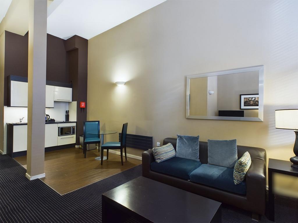 Luxury 1 Bedroom Deluxe - Fully Furnished Apartment - View 2