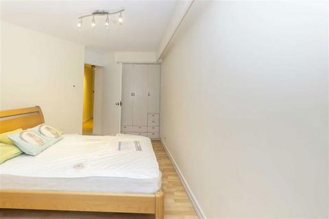 1 bedroom flat to rent, North Rise, London W2