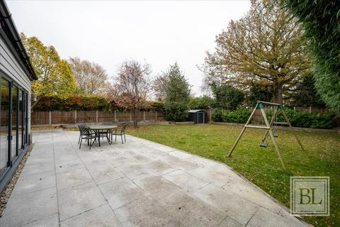 4 bedroom detached house for sale, Manor Close, Great Horkesley, Colchester, CO6